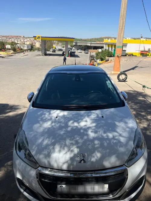 Peugeot 208 2016 Allure Facelift