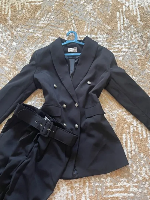 Costume pour femme