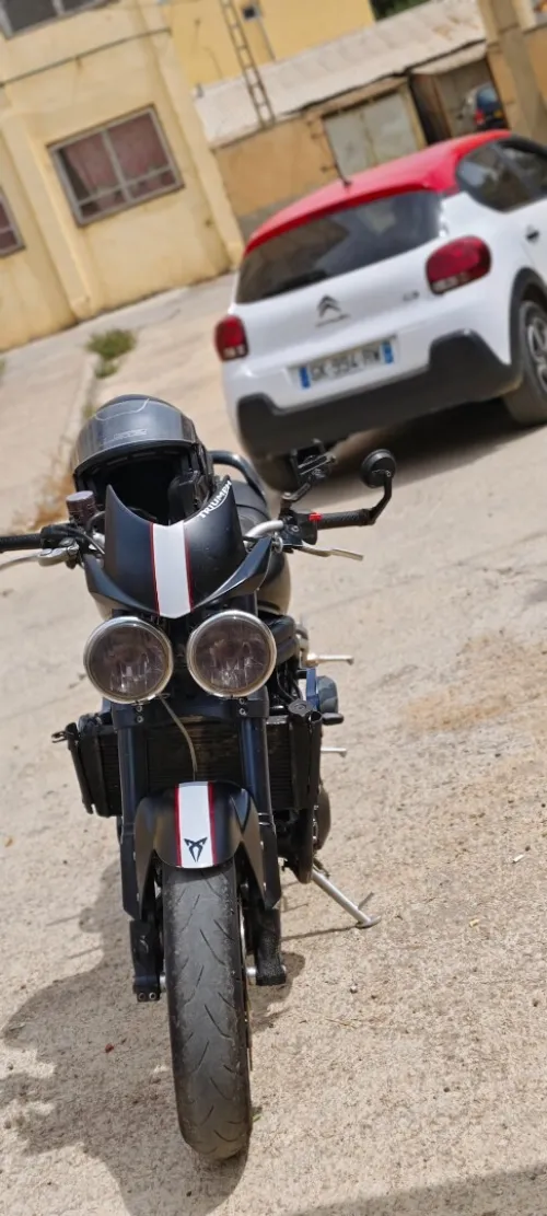 Triumph 1050 1050 2010