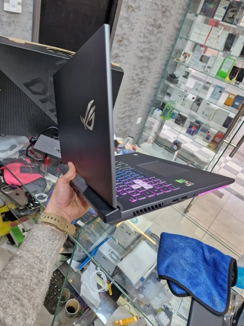 Asus ROG R7 RTX 3050ti