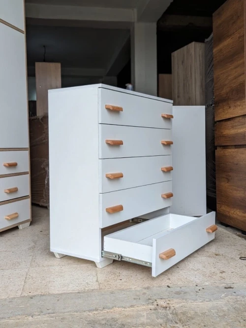 Commode de chambre 5- 7 tiroirs 