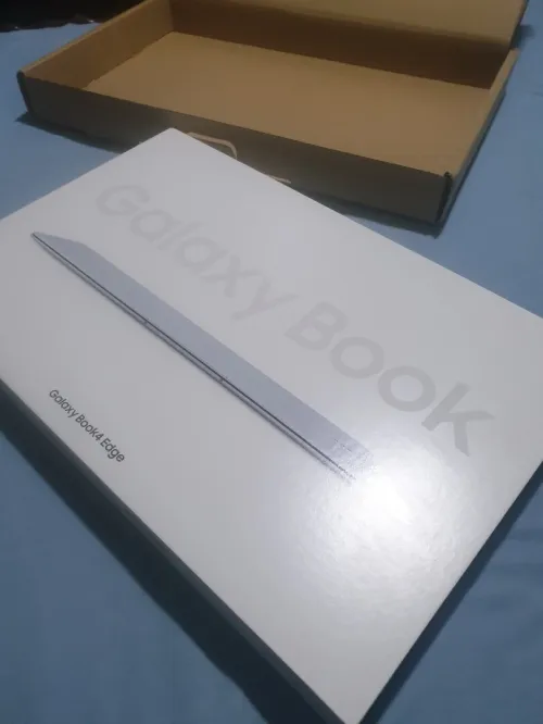 Galaxy book4 edge 16 pouses écran tactile 16g la ram 1TB SSD Sous blister jamais utilisé 