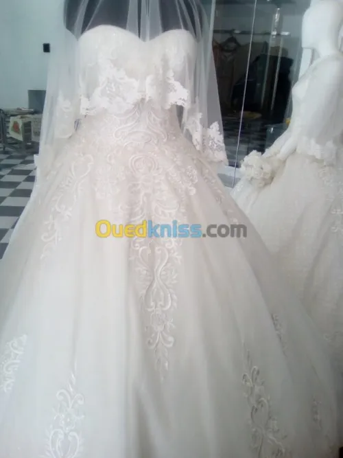 Location robes blanches 