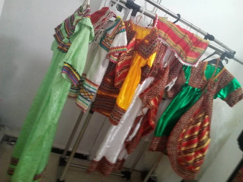 Tenues traditionnelles enfants 