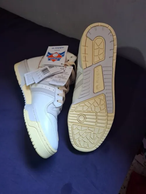 Paire de basket addidas original 