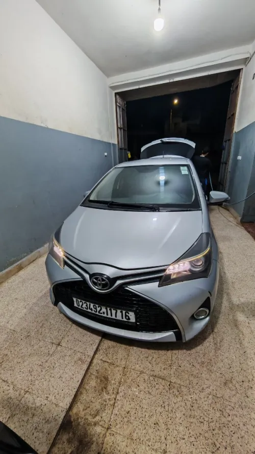 Toyota Yaris 2017 Red Edition