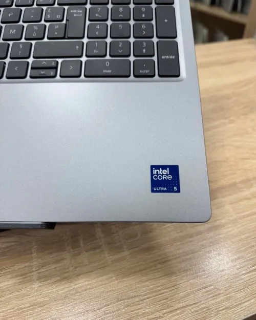 DELL LATITUDE 5550 tactile Ultra 5 135U/Intel AI Boost 16GB/512GB