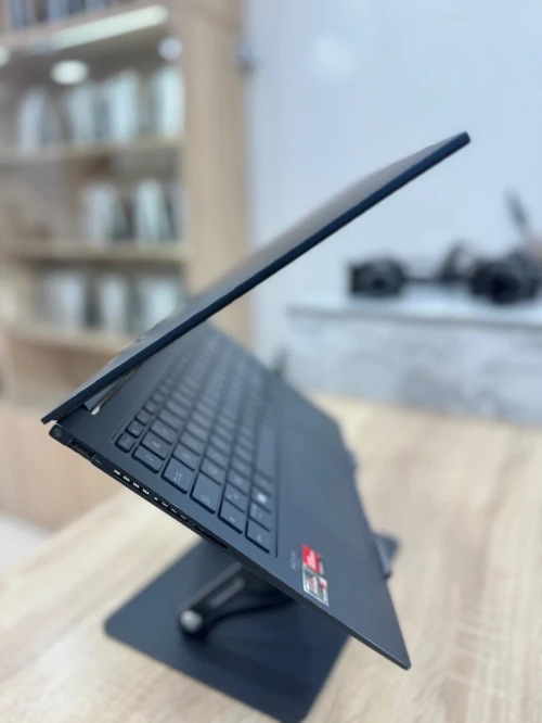 ASUS ZenBook 15 15.6 Ryzen 7 7735U 16GB/512GB oled 2.8K AZERTY