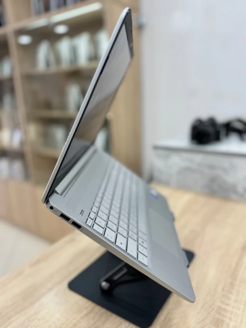HP Laptop 15s 15.6 i5-1235U 16GB/512GB AZERTY