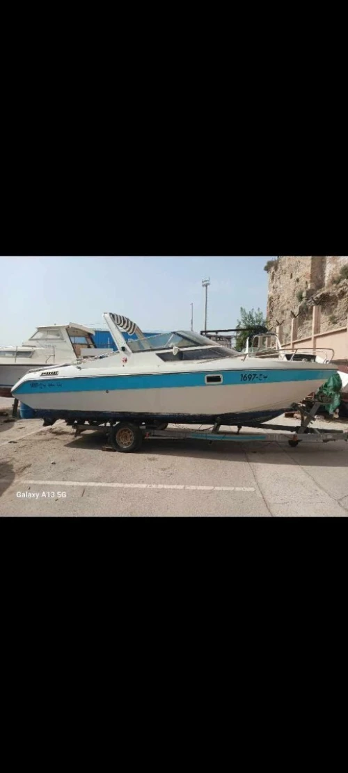 BATEAU DE PLAISANCE