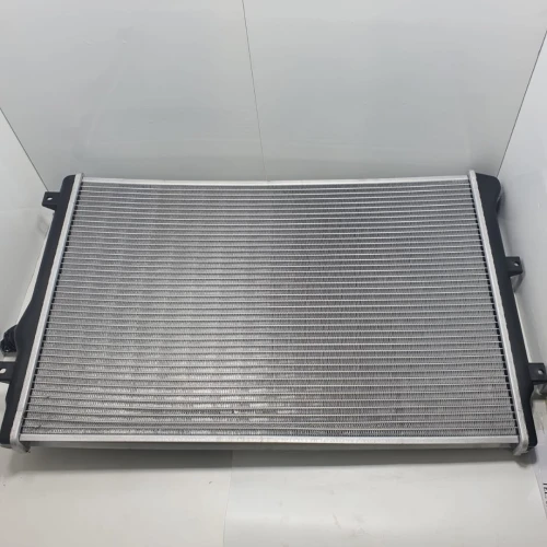 RADIATEUR EAU GOLF 5 / 6 / 6R - 1K0121251 - (VW - Seat - Audi - Skoda)