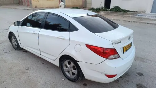 Hyundai Accent RB  4 portes 2013 Accent RB  4 portes