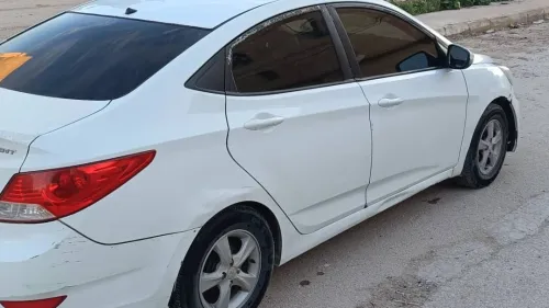 Hyundai Accent RB  4 portes 2013 Accent RB  4 portes
