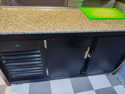 MATÉRIEL COMPLET POUR PIZZERIA FAST-FOOD EN TRÈS BON ÉTAT