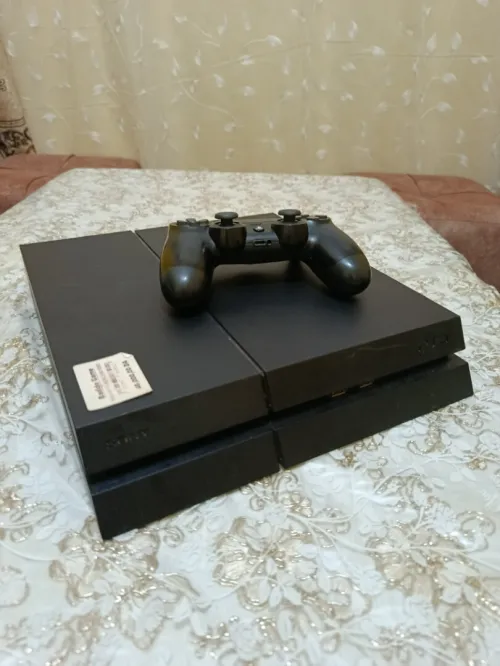 PlayStation 4 / 500 Go flaché
