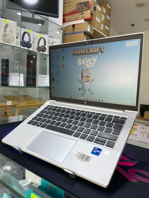 Laptop HP EliteBook 830 G8 16 Go 512 Go SSD NVMe Tactile