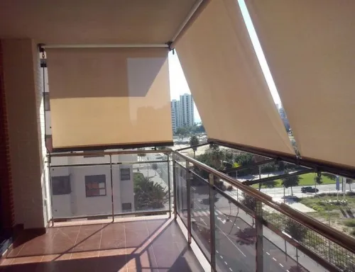 Store balcon et articulé 