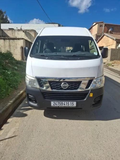 Nissan Urvan 2015