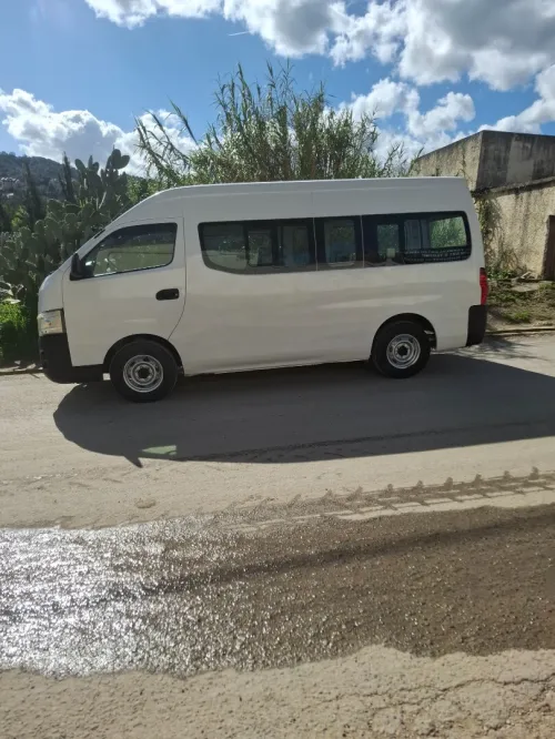 Nissan Urvan 2015