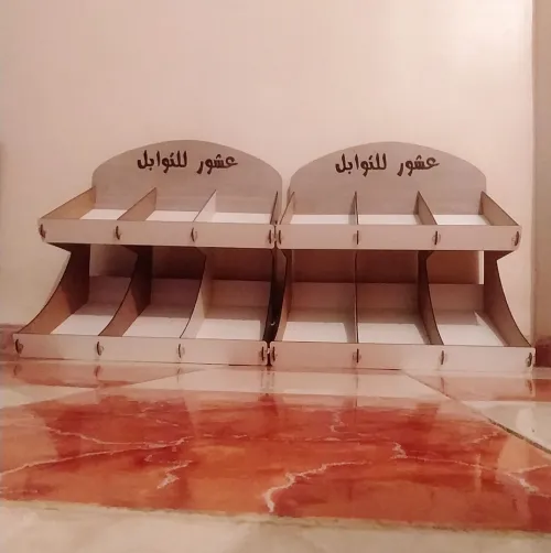 رفوف عرض المنتجات للمعارض والمحلات