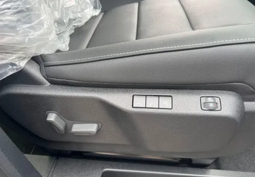 Peugeot Traveller Spacetourer Expert Jumpy 2025 VIP