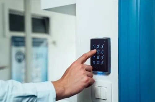 Fourniture et pose pour ascenseur  Digicode  Controle d'acces Camera de surveillance