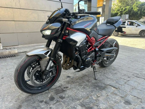 kawasaki Z900 2025