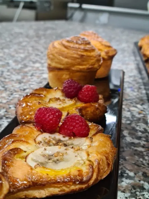 Boulanger viennoisier
