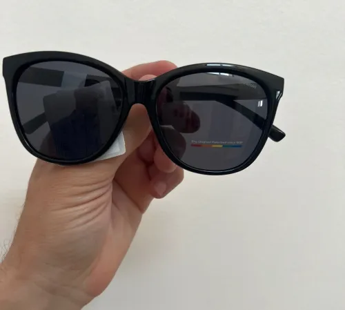2 lunettes de soleil femme venu d UK 2025