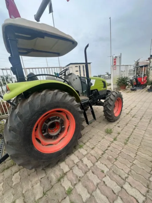 A Vendre : Tracteur CLAAS 210 