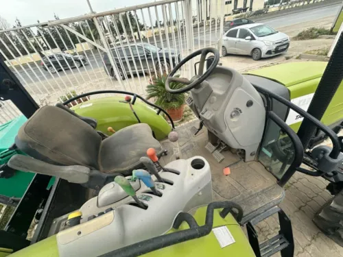 A Vendre : Tracteur CLAAS 210 