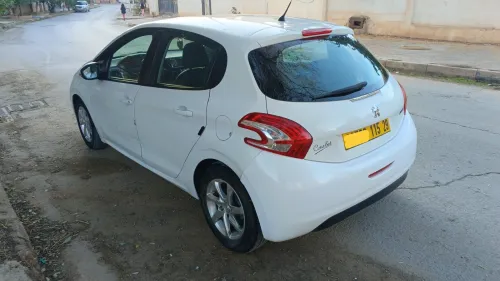 Peugeot 208 2015 Active Facelift