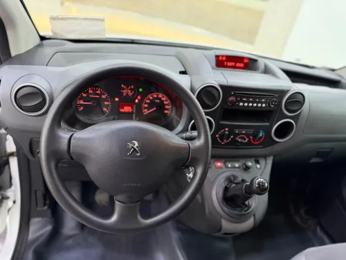 Peugeot Partner 2015 P9