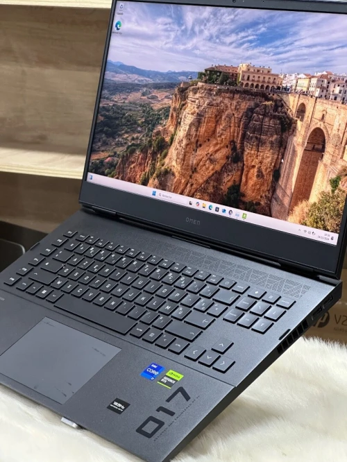 HP OMEN 17 CM2XXX I7 13700HX 32GO DDR5X 1TO SSD NVIDIA GEFORCE RTX4070 8GO GDDR6