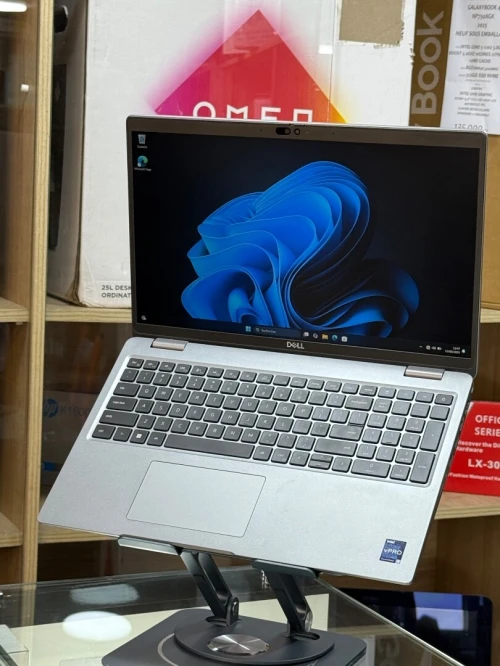DELL LATITUDE 5540 I5 VPRO 1335U 16GO 256GO SSD NVME