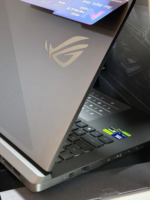 ASUS ROG STRIX SCAR 16 G635LX INTEL CORE ULTRA 9 275Hx 32GO 2TO SSD NVIDIA GEFORCE RTX5090 24Go NEUF