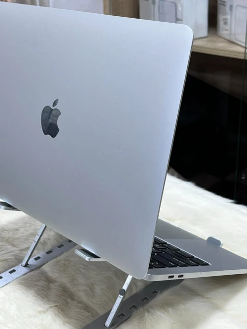 MACBOOK PRO RETINA 13.3" TOUCHBAR 2020 I5 2.0GHZ  16GO  512GO SSD ECRAN 13.3" RETINA 3K CYCLE 243 