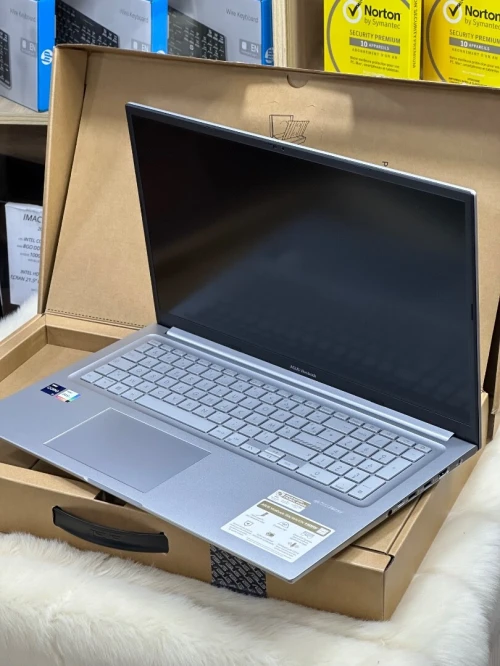 ASUS VIVOBOOK 17 K3704V I9 13900H 32GO 1TO SSD NEUF SOUS EMBALLAGE 
