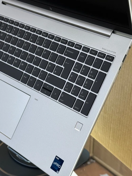 HP ELITEBOOK 860 G10 I5 VPRO 1345U 16GO 256GO SSD TACTILE NEUF SOUS EMBALLAGE 