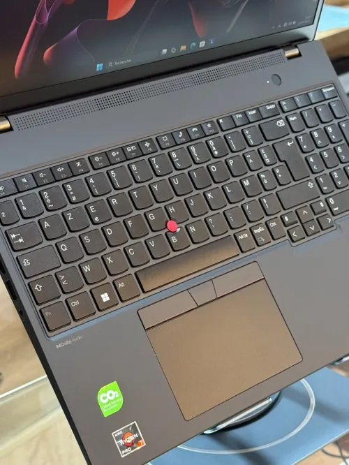 LENOVO THINKPAD P16s Gen 2 AMD RYZEN 7 PRO 7840U 32GO 512GO SSD 