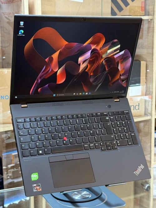 LENOVO THINKPAD P16s Gen 2 AMD RYZEN 7 PRO 7840U 32GO 512GO SSD 