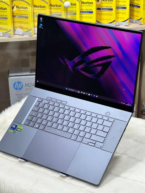 ASUS ROG ZEPHYRUS G16 GU605MV ULTRA 9 185H 16GO DDR5 1TO SSD NVIDIA GEFORCE RTX4060 8GO 3K OLED NEUF