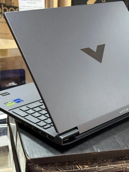 HP VICTUS 15 FA2787NR I7 13620H 16GO 512GO SSD NVIDIA GEFORCE RTX5060 8GO GDDR7 NEUF SOUS EMBALLAGE