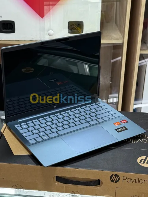 HP PAVILION PLUS 14 EY0018NF AMD RYZEN 7 7840U 16GO DDR4X 512GO SSD 3K OLED 