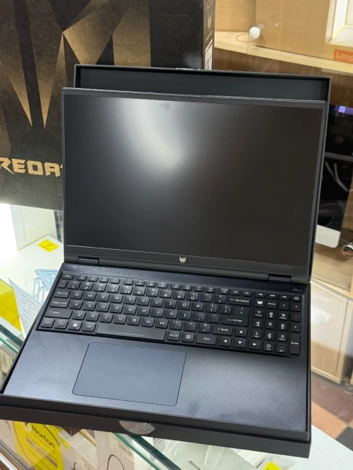 ACER PREDATOR HELIOS 16 PHN16-71 I7 13700HX 16GO DDR5 1TO SSD NVIDIA GEFORCE RTX4070 8GO NEUF SOUS 