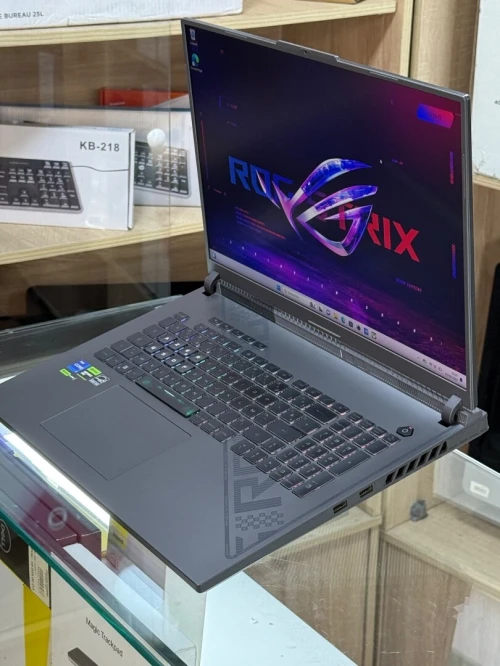 ASUS ROG STRIX G18 G814JV I7 13650HX 32GO 1TO SSD NVIDIA GEFORCE RTX4060 8GO GDDR6 18 240Hz