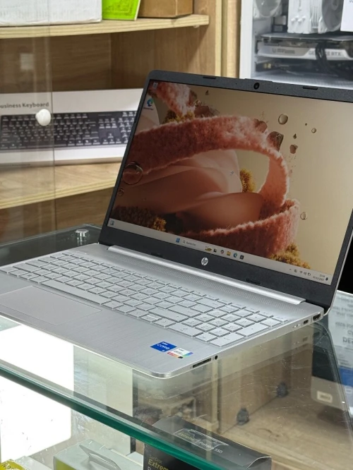 HP LAPTOP 15 DY5XXX I5 1235U 16GO 1TO SSD NVME