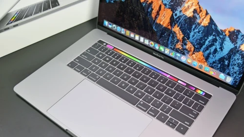 TOUCHBAR 15.4" 2018 I7 2.2GHZ 16GO 256GO SSD AMD RADEON PRO 555X 4GO GDDR5 CYCLE 61