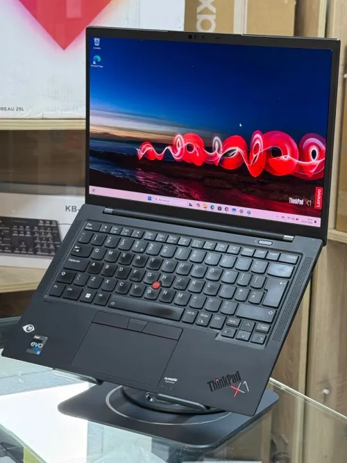 LENOVO THINKPAD X1 CARBON GEN 10 I5 EVO 1235U 16GO 512GO SSD 3K OLED 