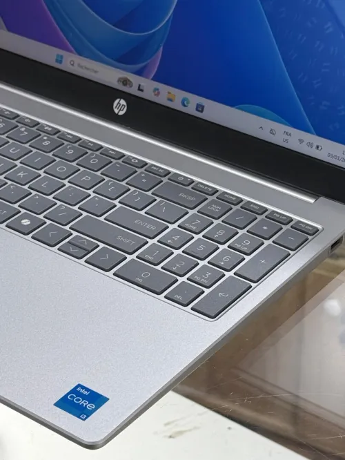HP LAPTOP 15 F0XXX I3 N305 8GO 128GO SSD